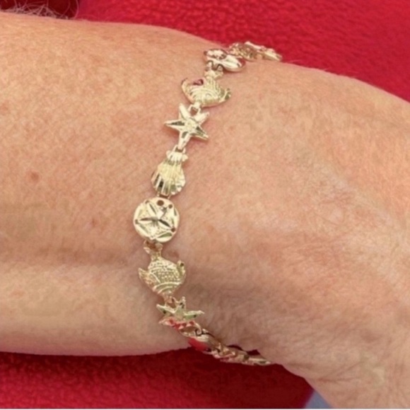 Jewelry - 14k Gold Seashell Starfish Sand Dollar Bracelet